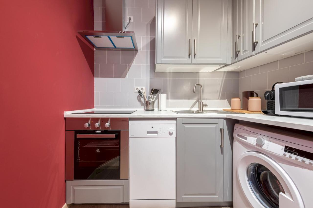 3 Bedrooms 1 Bathroom Furnished - Lavapies- Mintystay Madrid Exterior foto