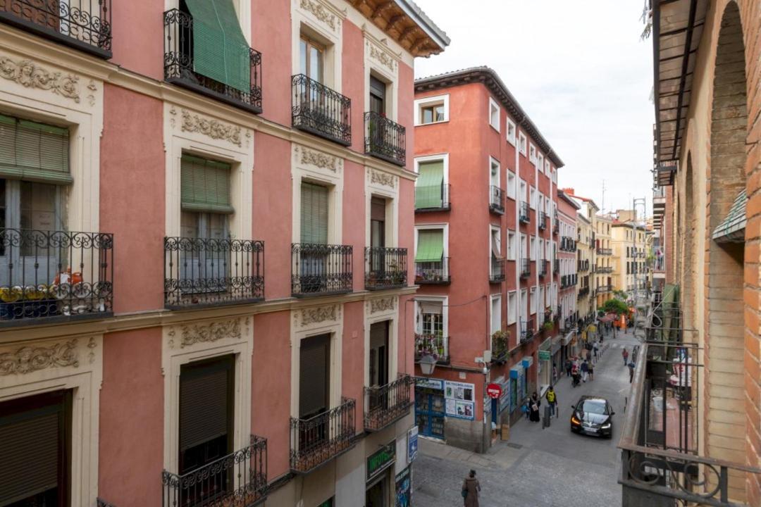 3 Bedrooms 1 Bathroom Furnished - Lavapies- Mintystay Madrid Exterior foto